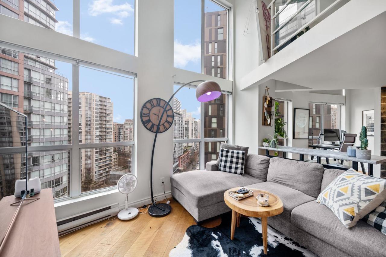 Rare Find Loft With Full Kitchen At Heart Of Downtown Vancouver Exterior foto