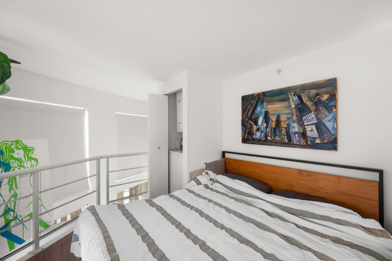 Rare Find Loft With Full Kitchen At Heart Of Downtown Vancouver Exterior foto