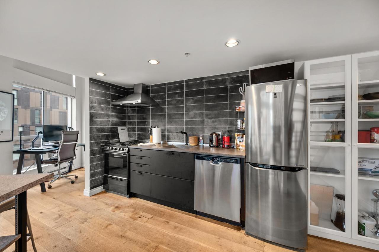 Rare Find Loft With Full Kitchen At Heart Of Downtown Vancouver Exterior foto
